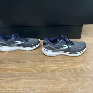 Brooks Ghost 15 women’s size 7.5